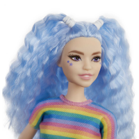 Mattel Barbie Fashionistas Puppe (blaue Haare) im Regenbogen-Shirt und Rock