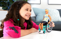 Mattel Barbie Fashionistas Ken Puppe mit Rollstuhl