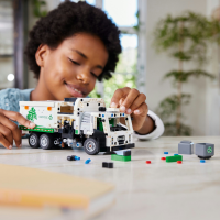LEGO&reg; Technic - Mack&reg; LR Electric M&uuml;llwagen