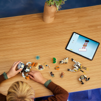 LEGO&reg; Horizon - Aloy und Varl vs. Panzerwanderer und S&auml;gezahn