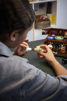 LEGO® Wednesday - Die Wohnung des Eiskalten Händchens