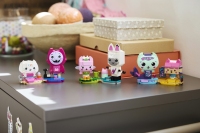 LEGO® Gabbys Dollhouse - Gabbys Katzenfreunde aus LEGO Steinen