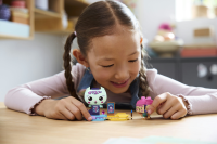 LEGO® Gabbys Dollhouse - Gabbys Katzenfreunde aus LEGO Steinen