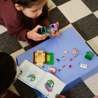 LEGO® Bluey - Omas mit Bingo und Bluey