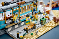 LEGO® City Eisenbahn - Klassische Strandstraßenbahn