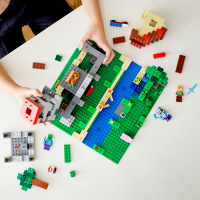 LEGO&reg; Minecraft&trade; - The Crafting Box 3.0