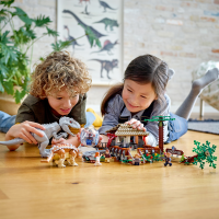 LEGO&reg; Jurassic World&trade; - Indominus Rex vs. Ankylosaurus